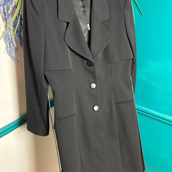 Tahari Dresses & Skirts - Tahari Black Tailored trenchcoat dress